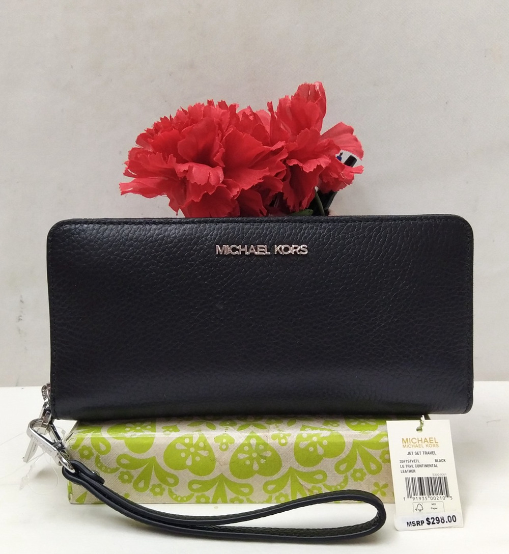 Michael Kors Black Pebbled Leather Zip Around Credit Card - New $298